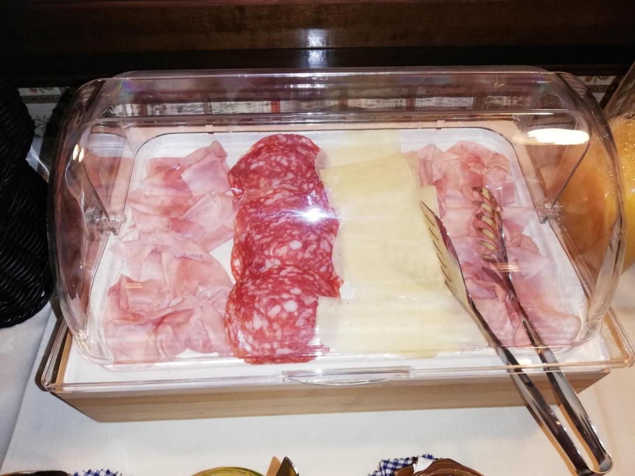 Hotel Meuble Meridiana 발토우르넨체 외부 사진