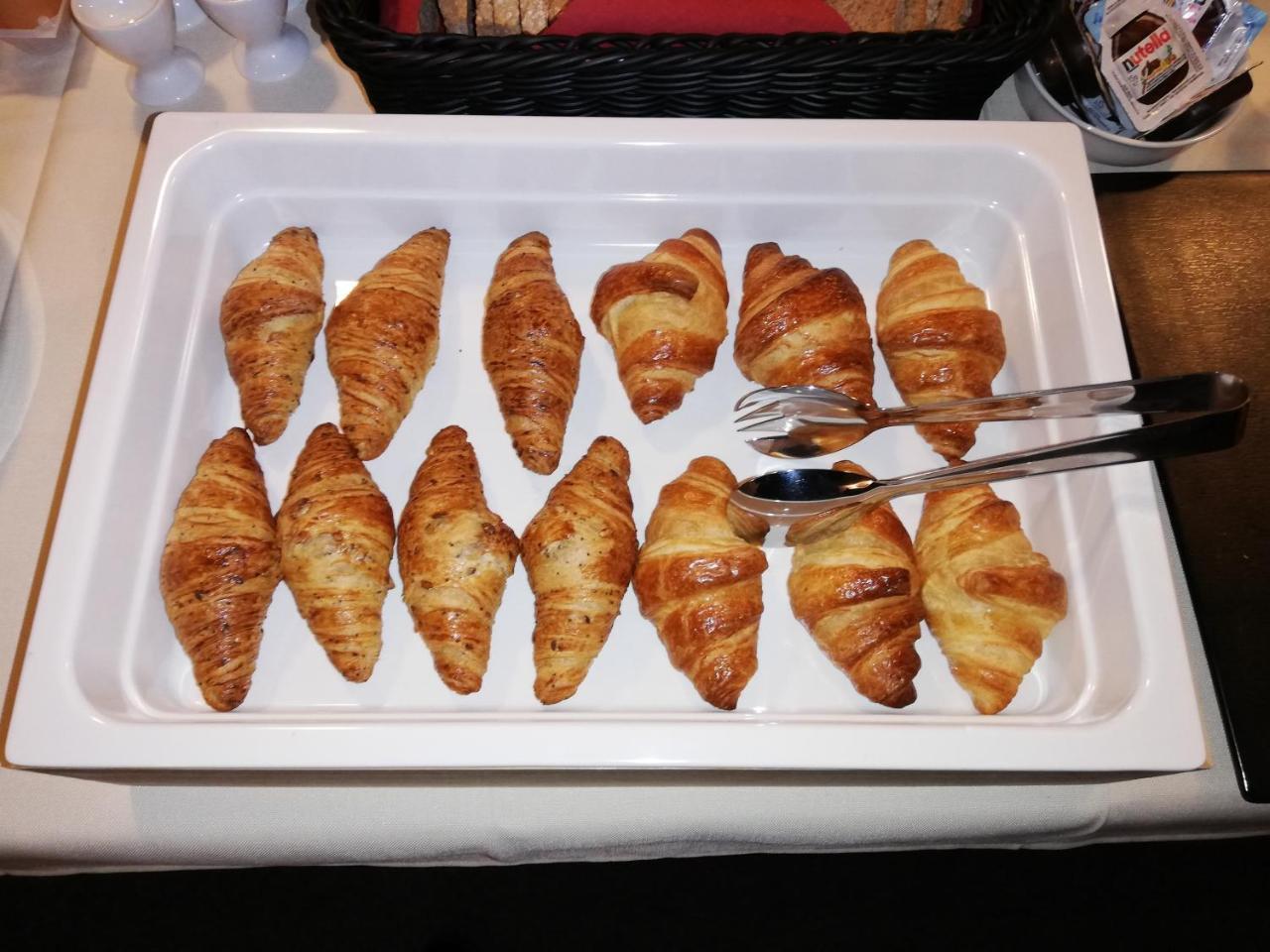 Hotel Meuble Meridiana 발토우르넨체 외부 사진