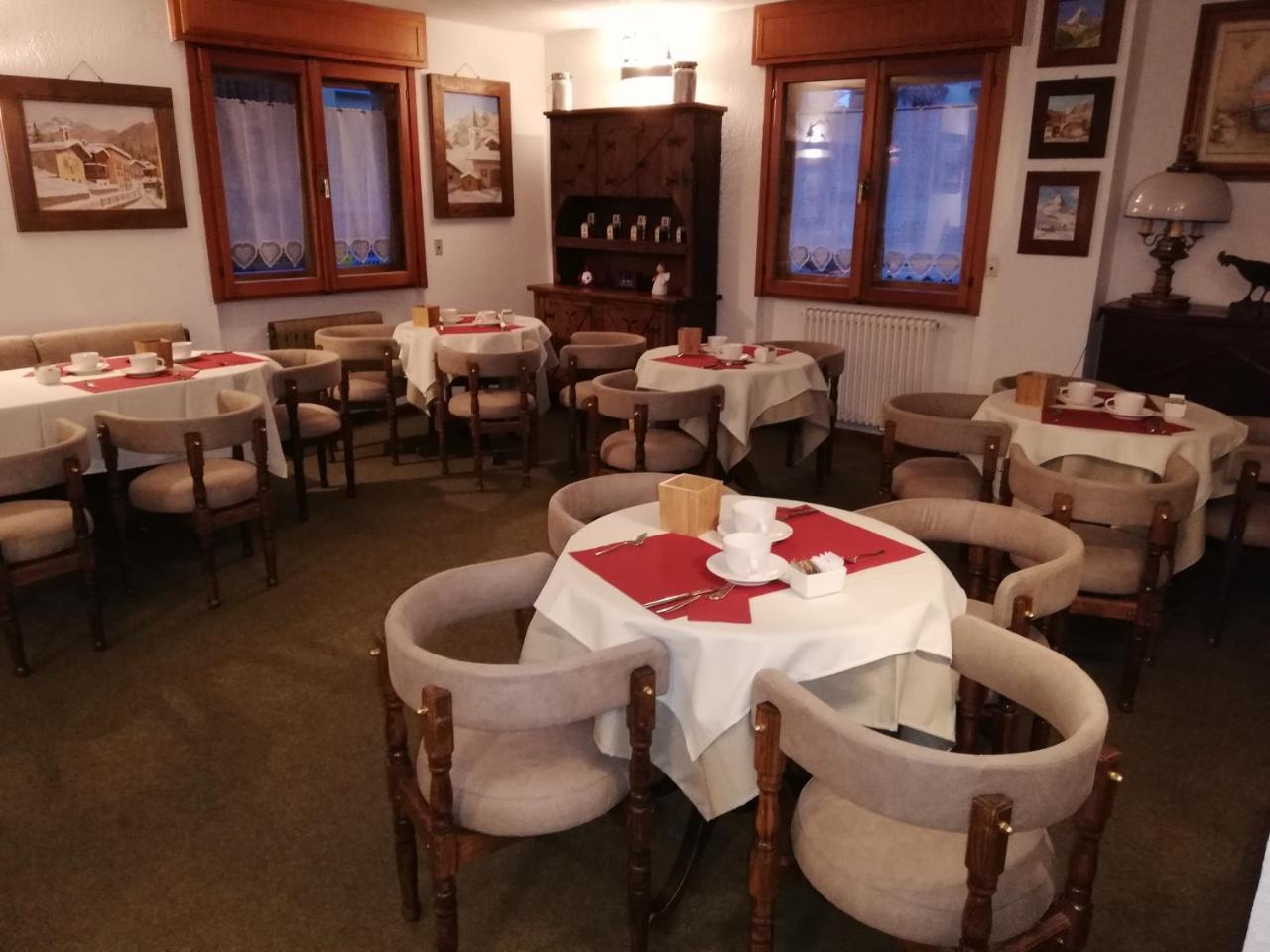 Hotel Meuble Meridiana 발토우르넨체 외부 사진