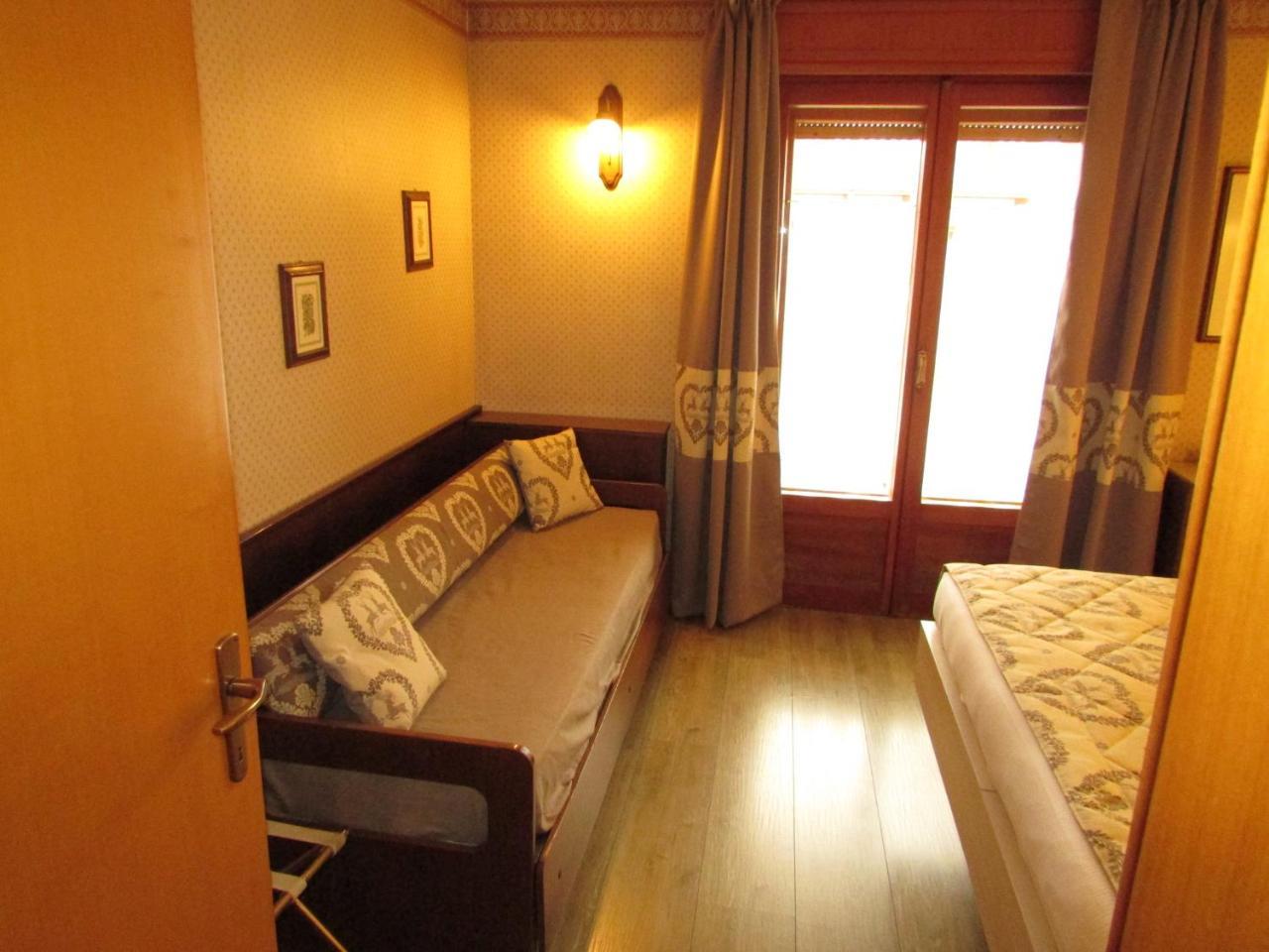 Hotel Meuble Meridiana 발토우르넨체 외부 사진
